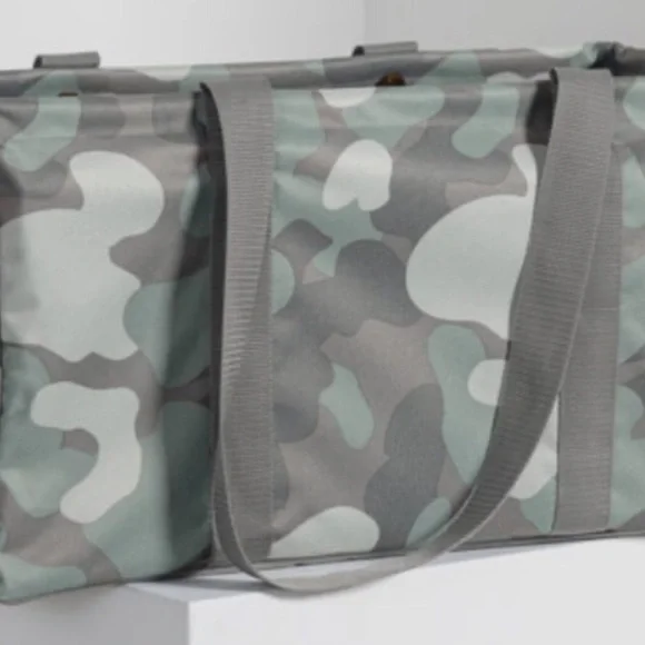 Thirty One Large Utility Tote! Soft Camo! New in Bag! - Picture 4 of 5